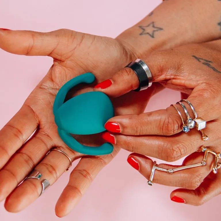 Exploring the benefits and uses of an egg plug for affordable pleasure