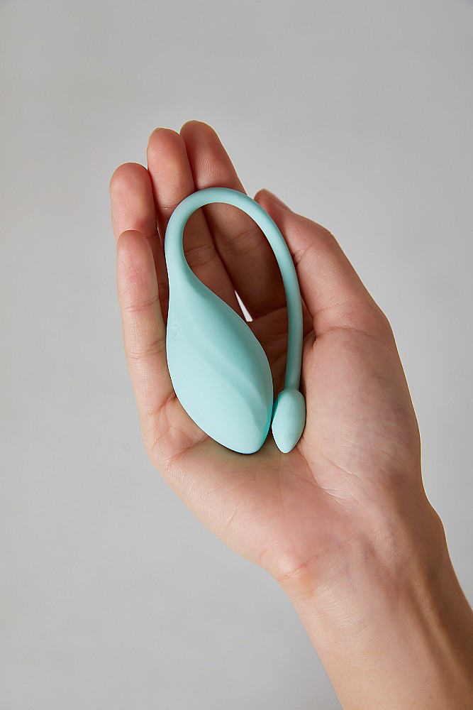 How to choose the best thrusting dildo for intense hands free pleasure